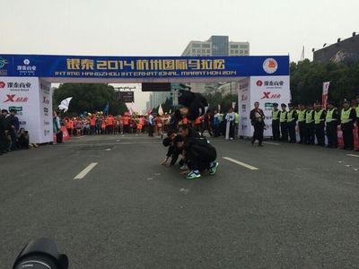 《忍者必須死2》跑酷團亂入杭州國際馬拉松