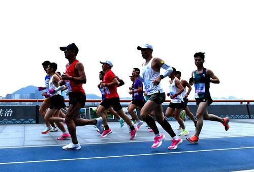 曬曬你的2021跑步記憶,贏現(xiàn)金大獎 打卡紅色地標,跑向健康生活 征文活動火熱進行中