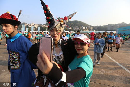 2019杭州湘湖國際馬拉松開賽 選手穿奇裝異服亮相